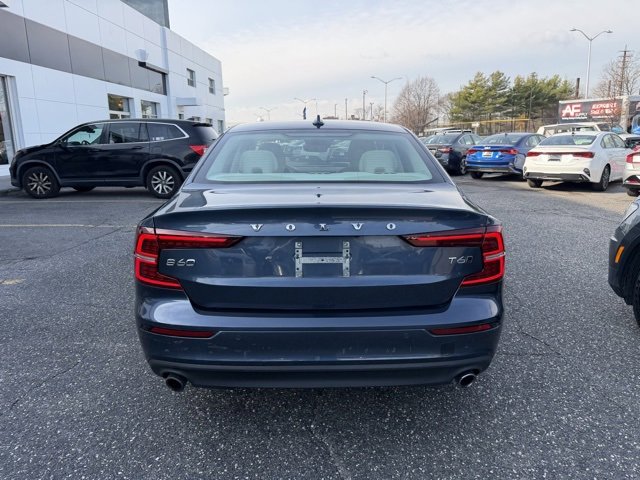 Used 2020 Volvo S60 T6 Momentum w/ Protection Package image 4