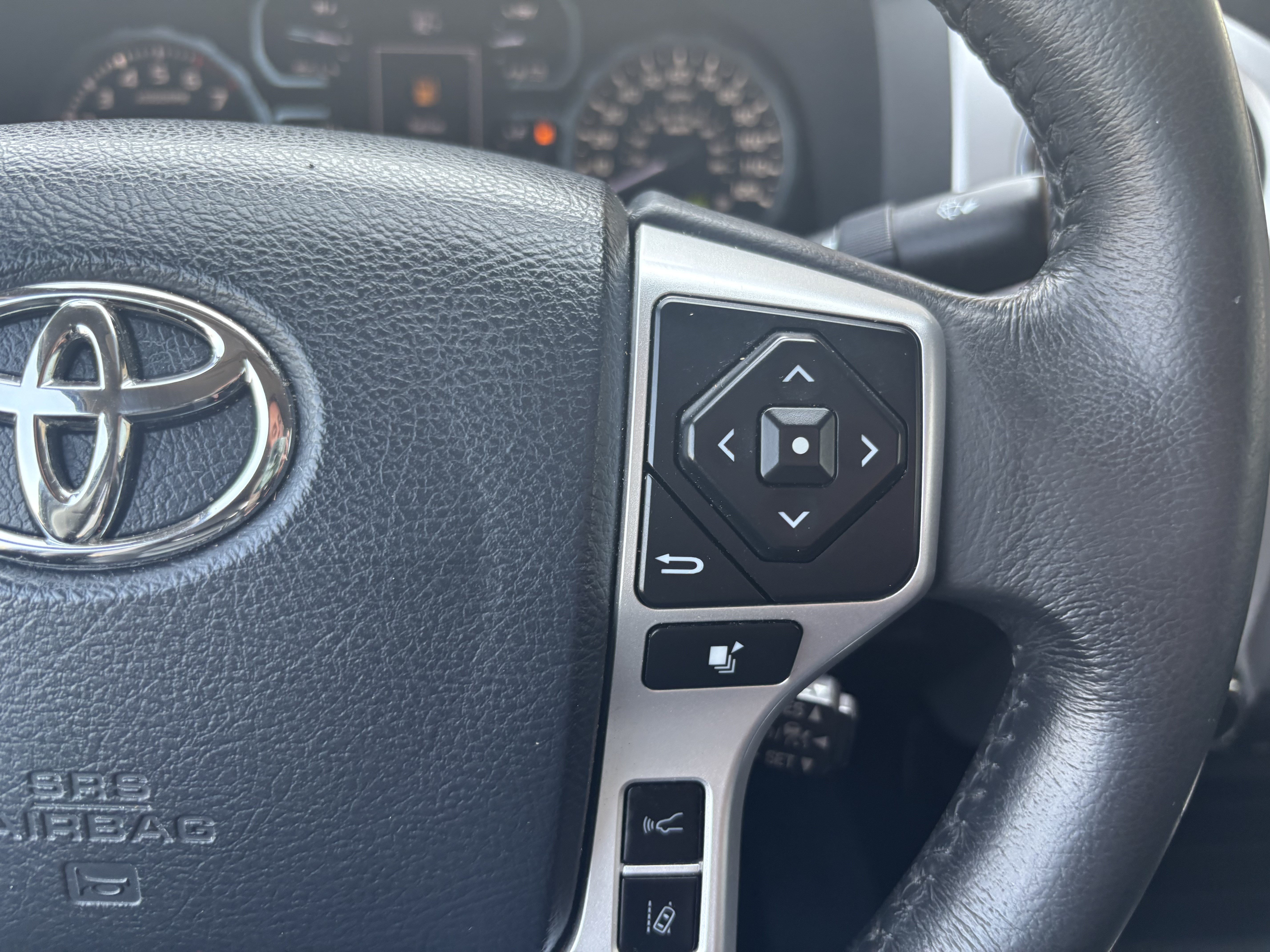 Used 2020 Toyota Tundra Limited w/ Limited Premium Package AWD/4WD image 16