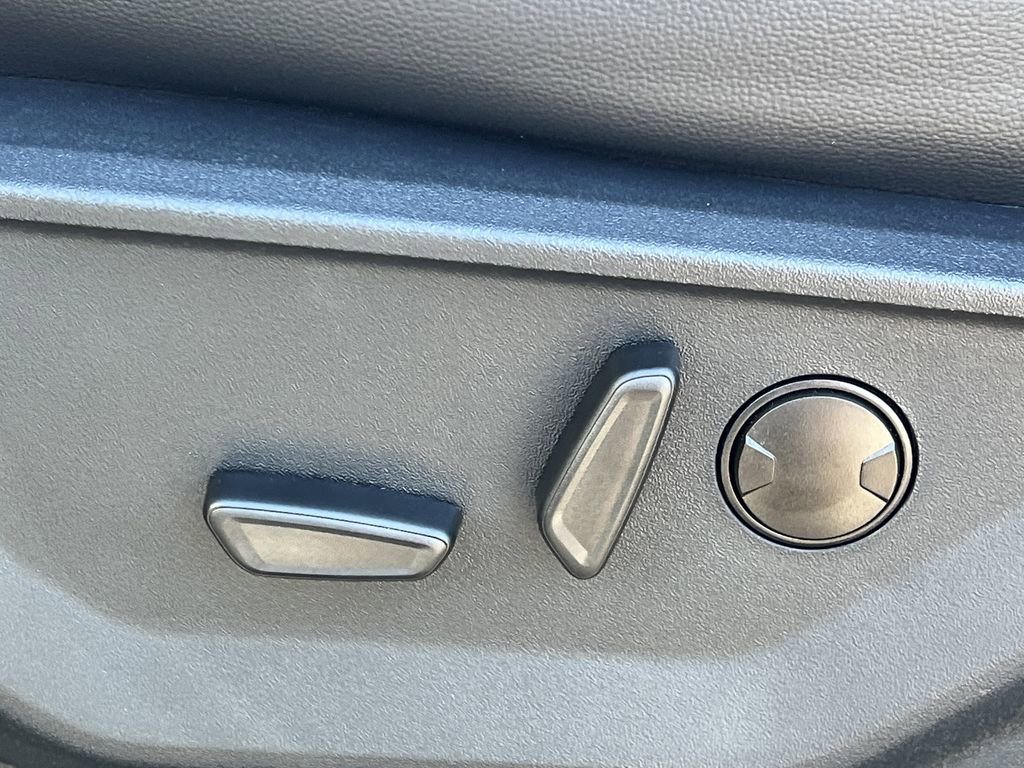 New 2026 Ford F250 Lariat image 25