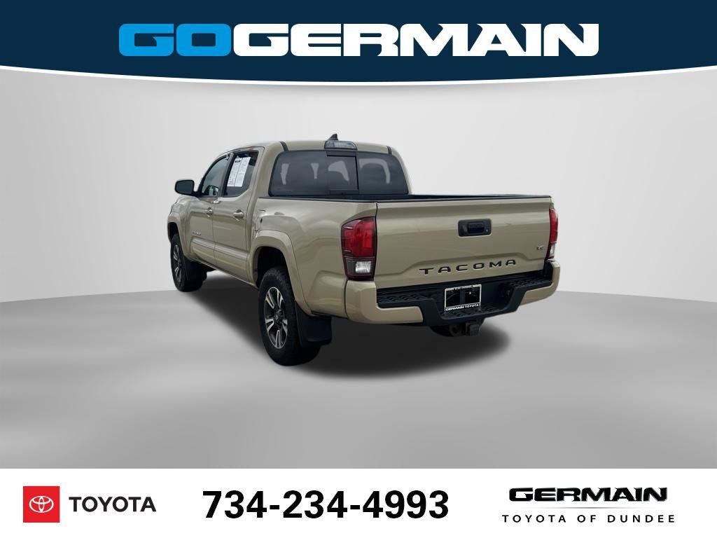 Used 2018 Toyota Tacoma TRD Sport AWD/4WD image 10