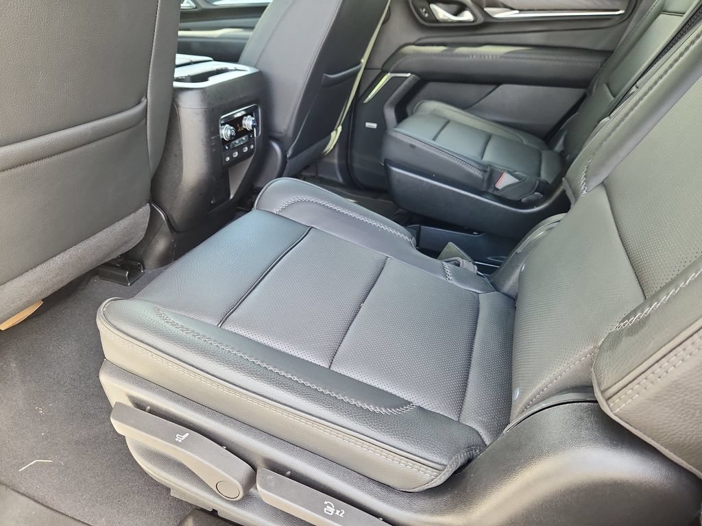 Used 2023 GMC Yukon Denali AWD/4WD image 9