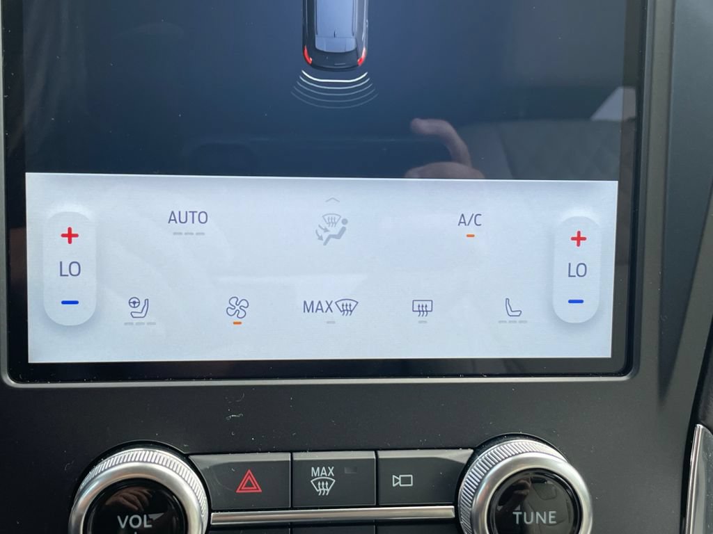 Certified 2024 Ford Edge Titanium AWD/4WD image 28
