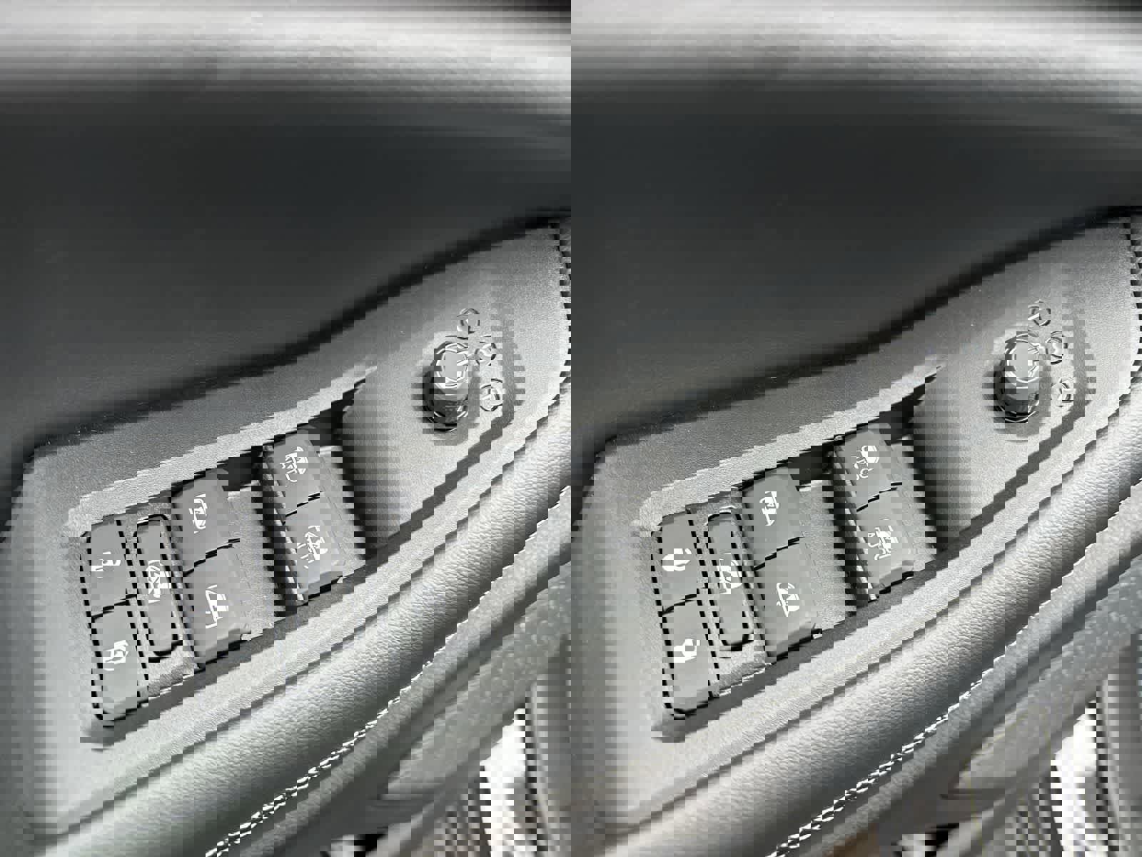 New 2025 Jeep Grand Cherokee Limited w/ Luxury Tech Group II image 8