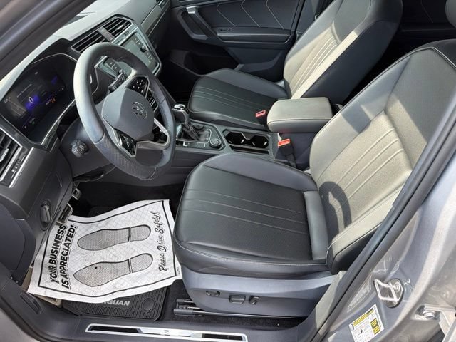Certified 2024 Volkswagen Tiguan SE R-Line AWD/4WD image 5