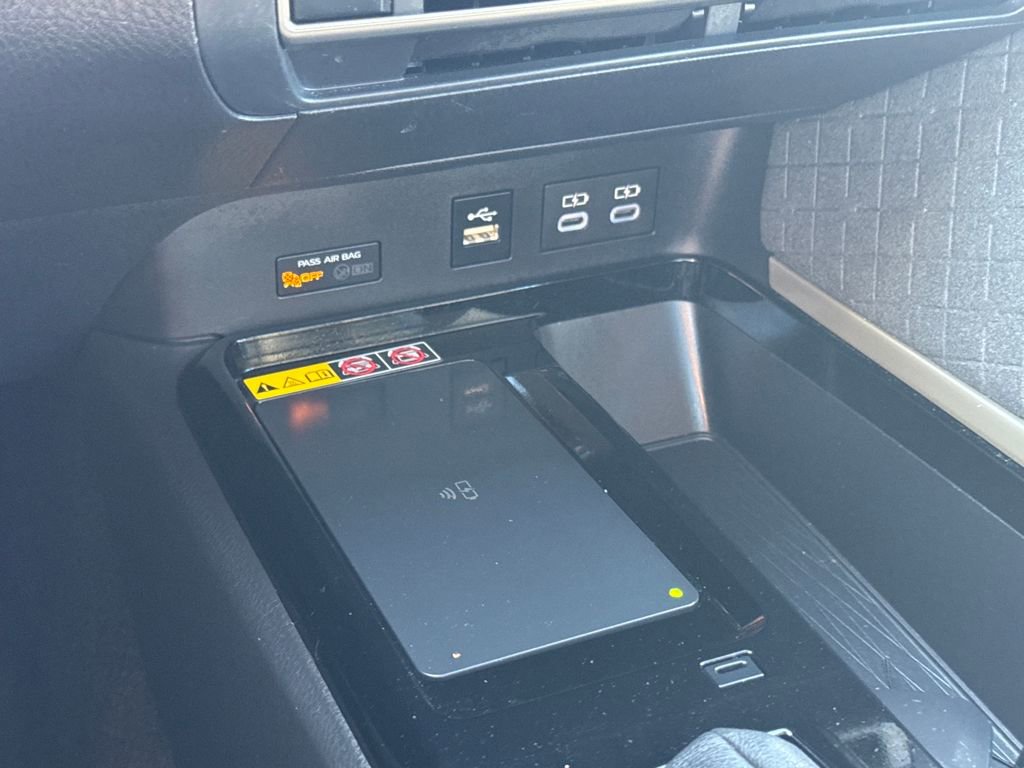 Used 2025 Toyota Camry XLE image 24