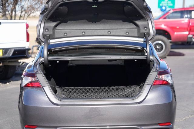 Used 2022 Toyota Camry SE image 30