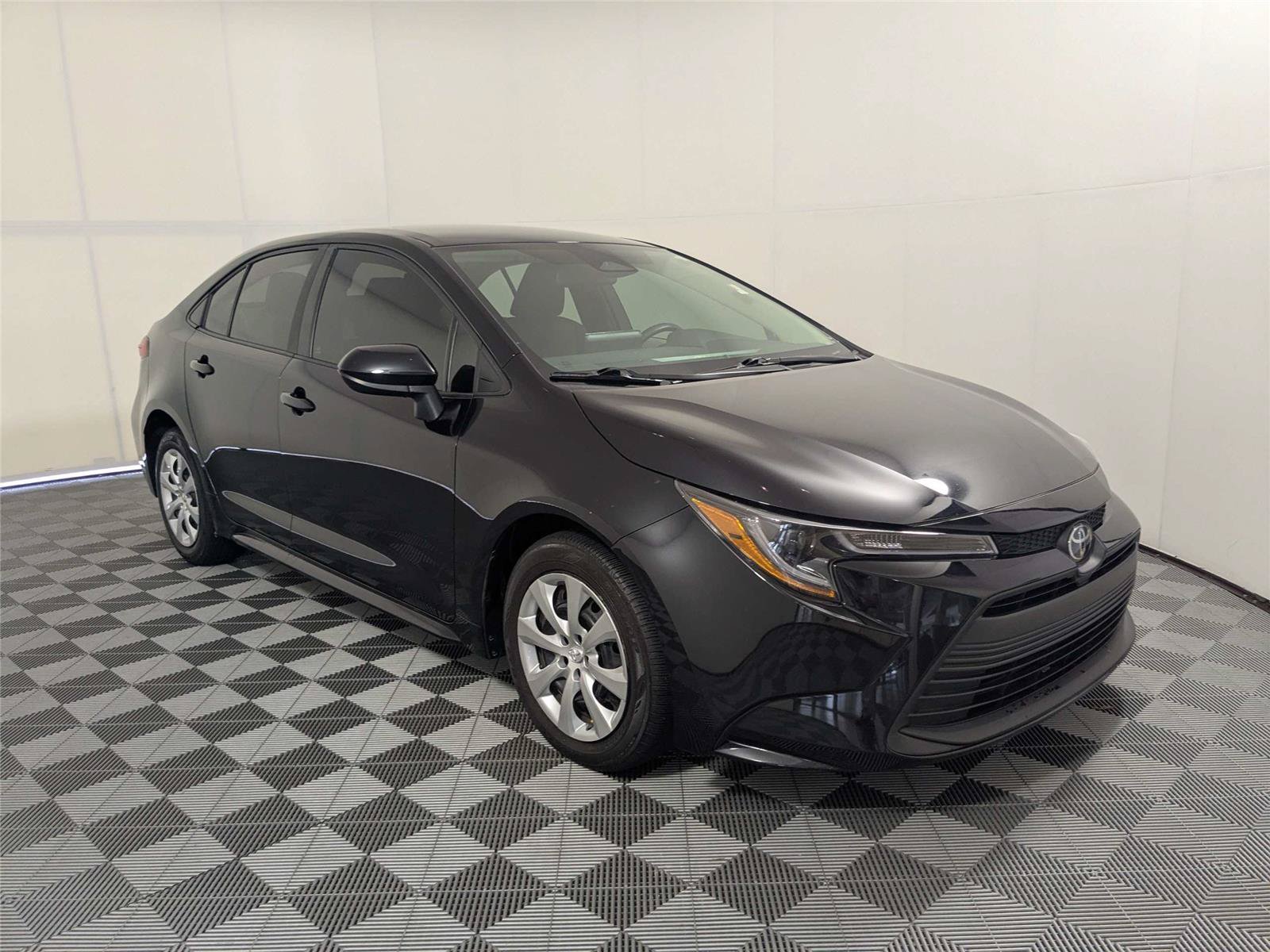 Certified 2023 Toyota Corolla LE FWD image 3