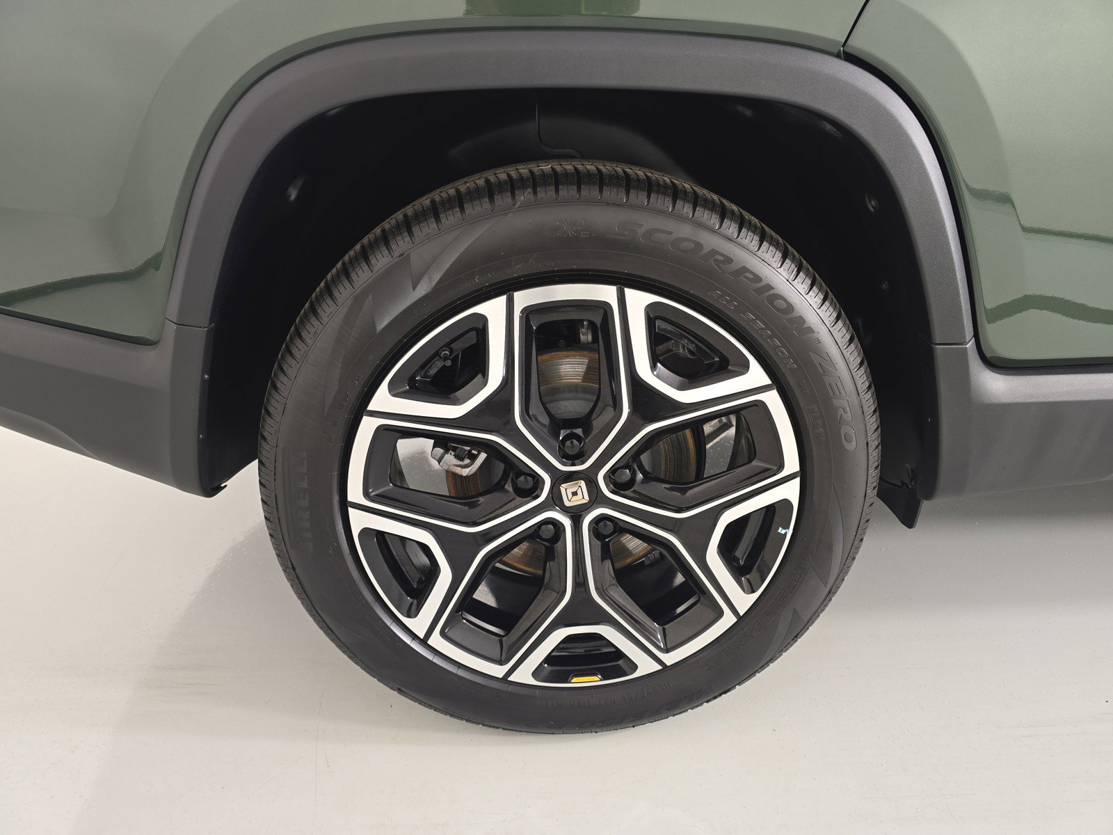 Used 2023 Rivian R1T Adventure AWD/4WD image 12