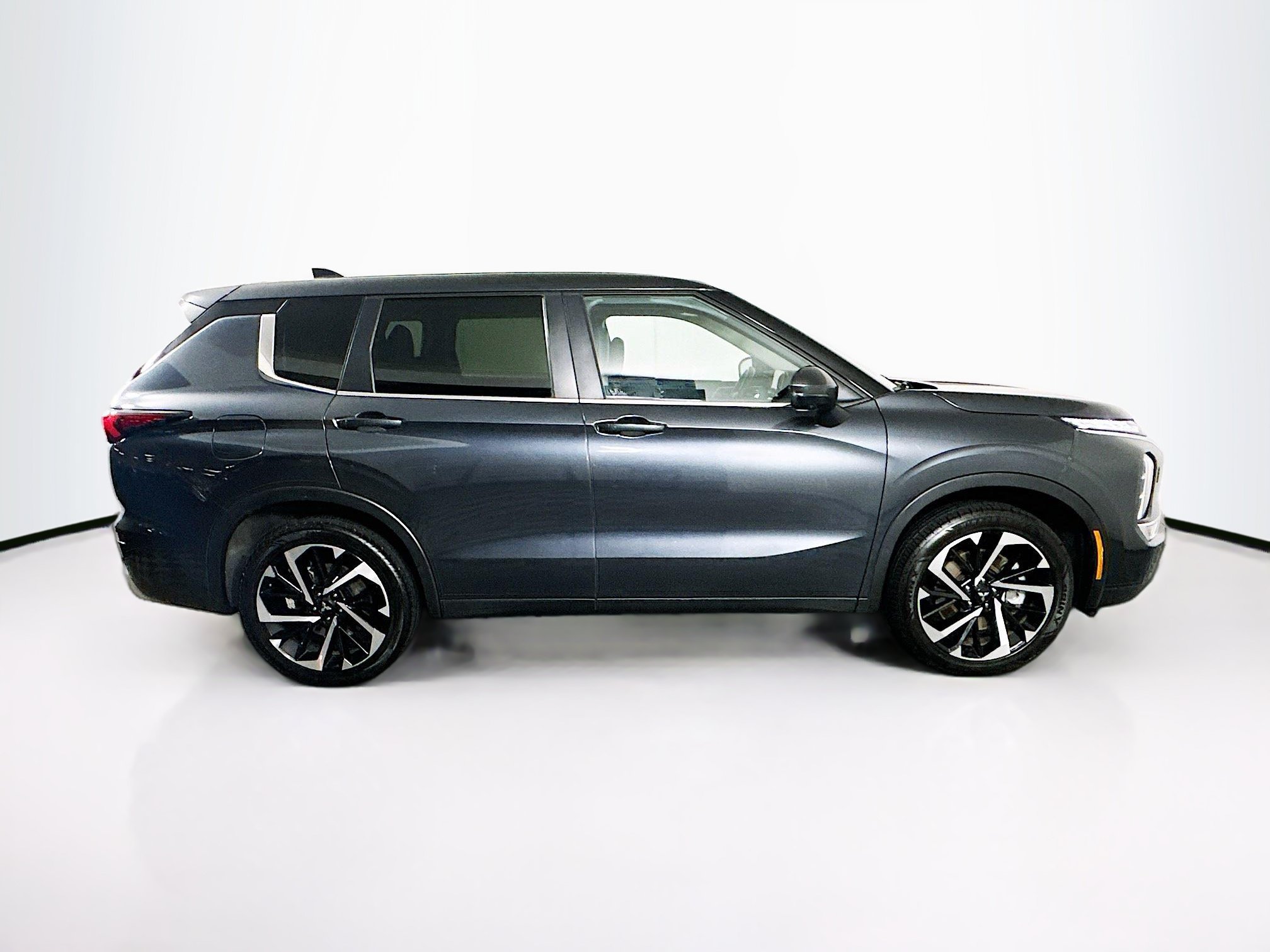 Used 2024 Mitsubishi Outlander SE AWD/4WD image 10