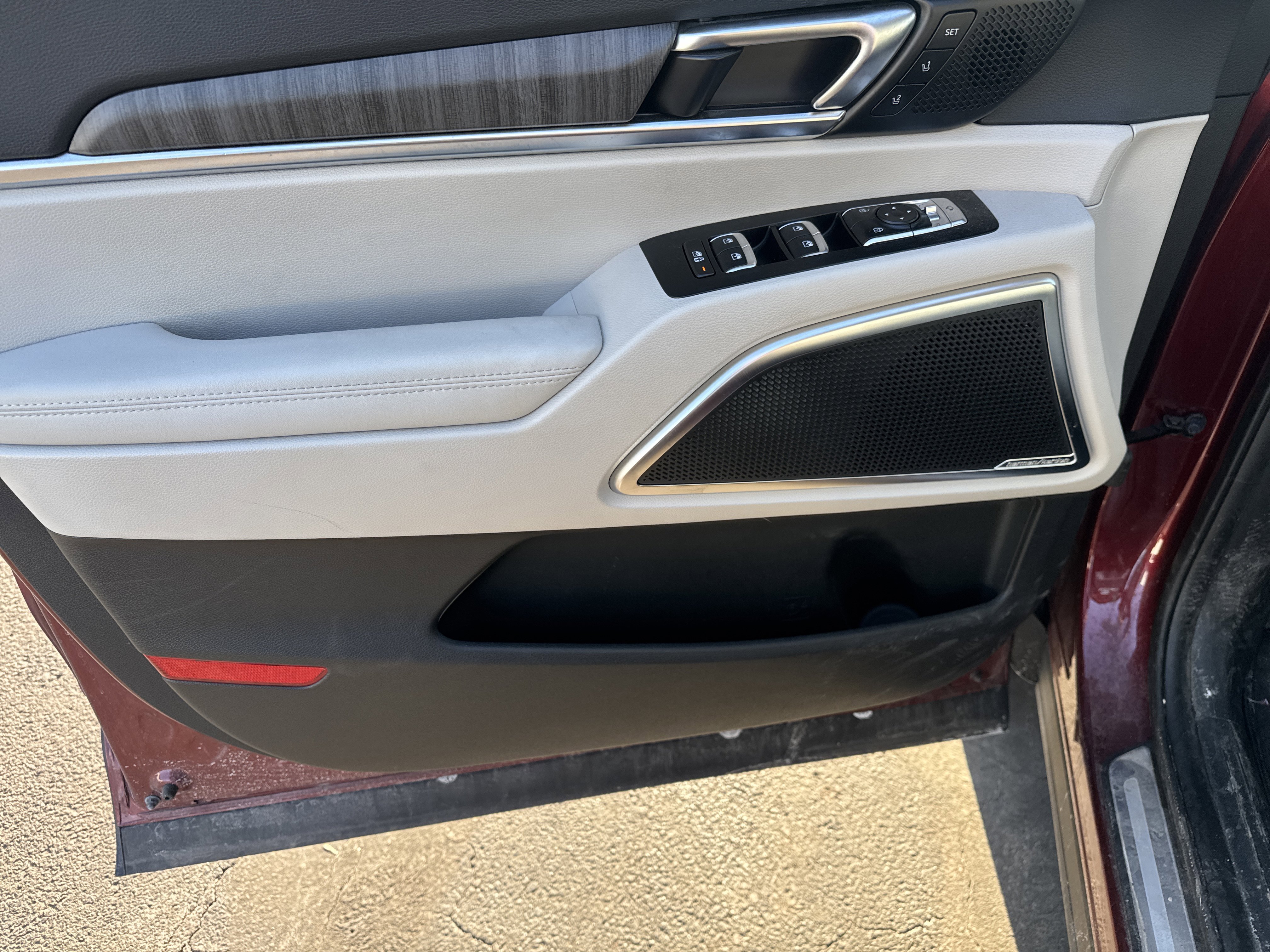 Used 2023 Kia Telluride SX image 16