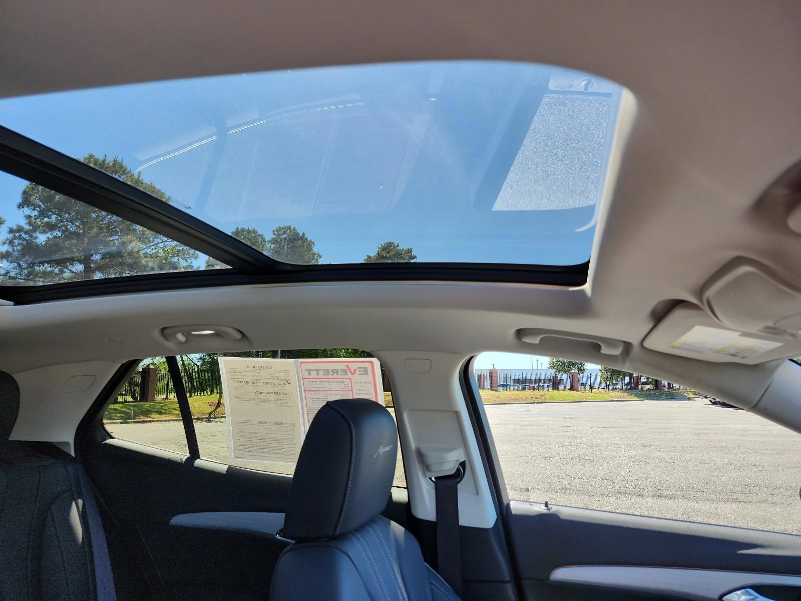 Certified 2025 Buick Envision Avenir AWD/4WD image 9