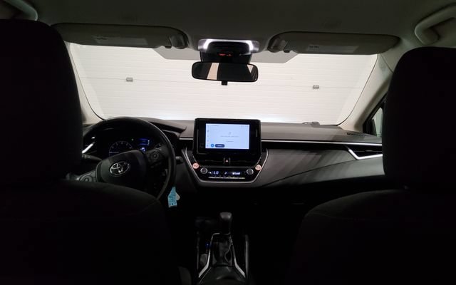 Used 2025 Toyota Corolla LE FWD image 21