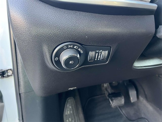 Used 2024 Jeep Compass Latitude image 13