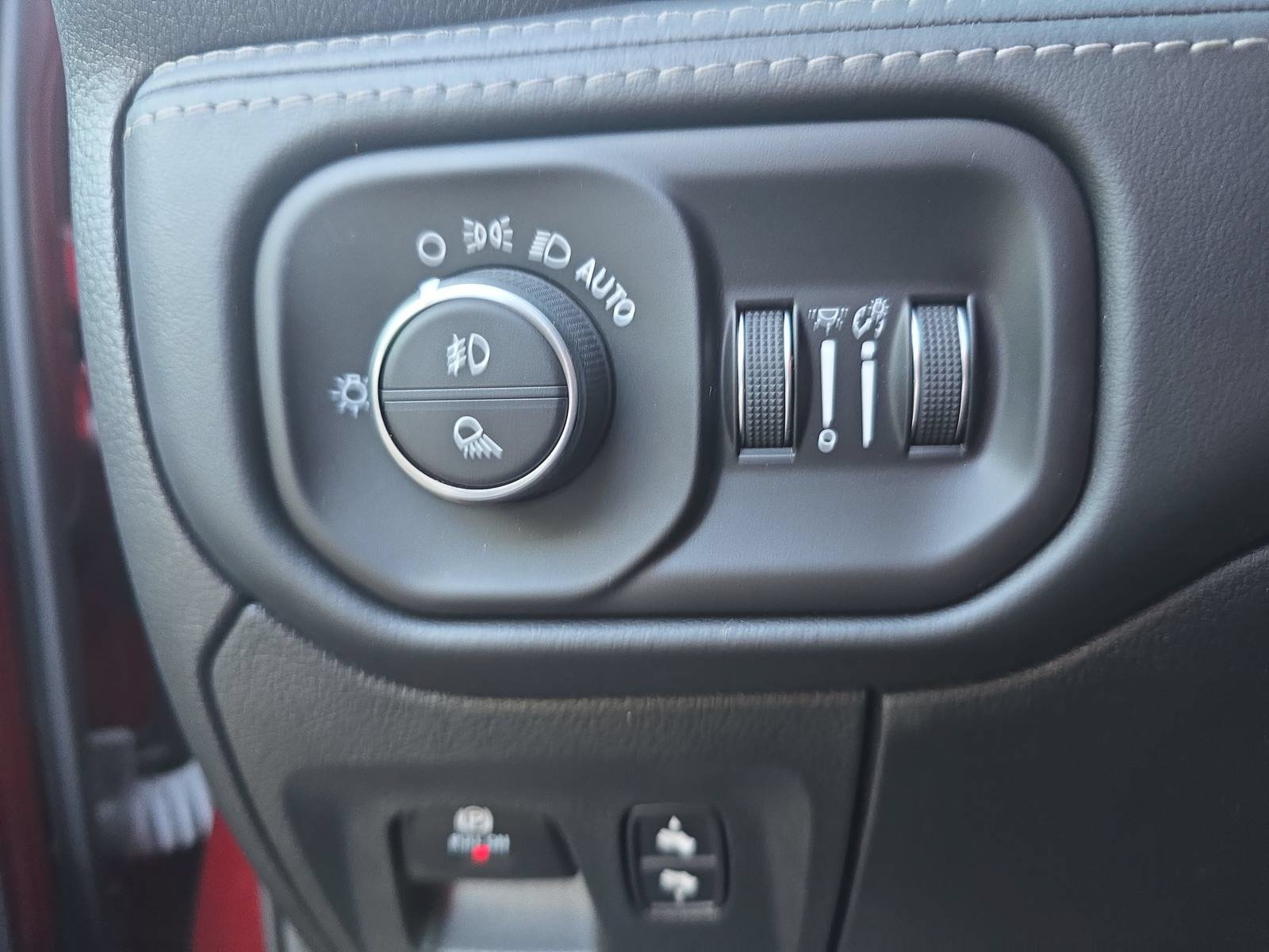 Used 2023 RAM 1500 Limited AWD/4WD image 26