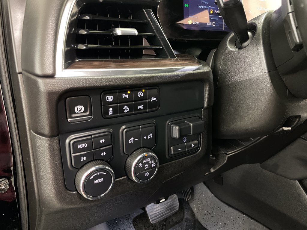 Used 2025 Chevrolet Tahoe Z71 w/ Comfort Package AWD/4WD image 33