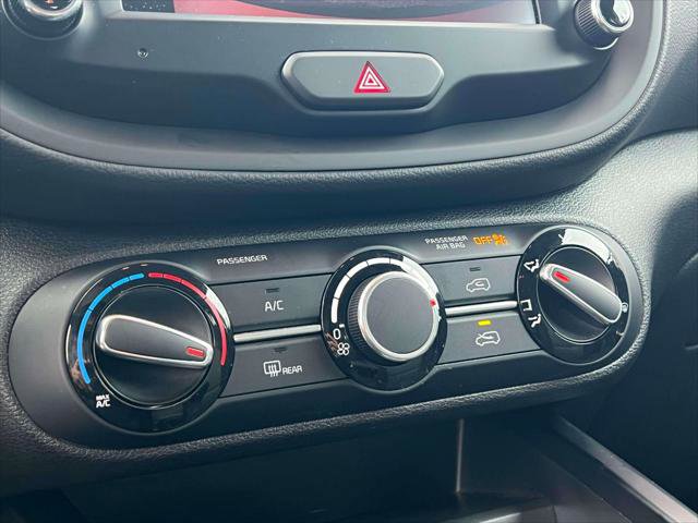 Used 2023 Kia Soul LX w/ LX Technology Package image 28