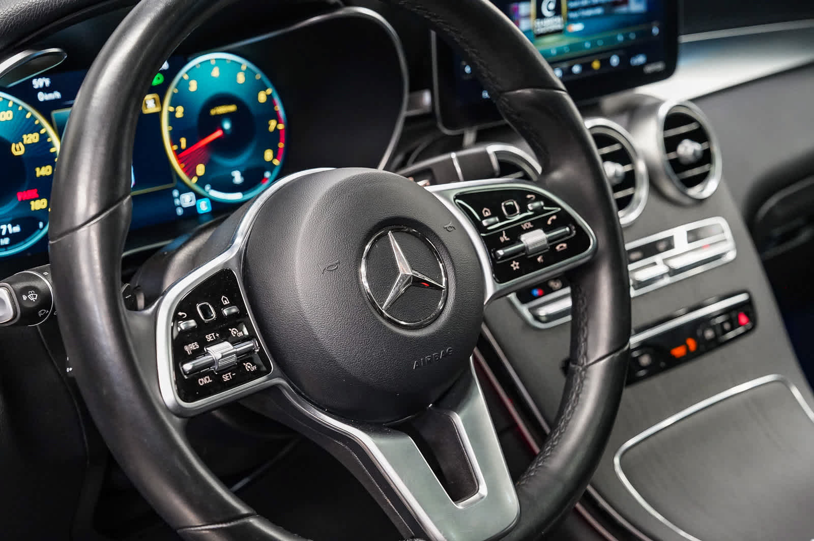 Used 2022 Mercedes-Benz GLC 300 4MATIC image 21