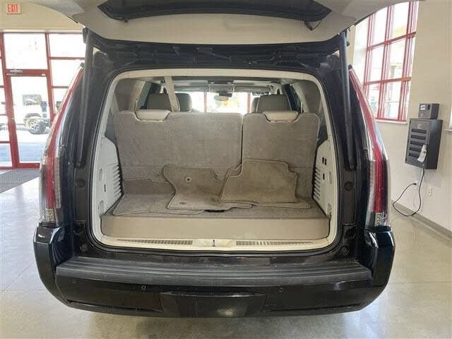 Used 2020 Cadillac Escalade Luxury AWD/4WD image 34