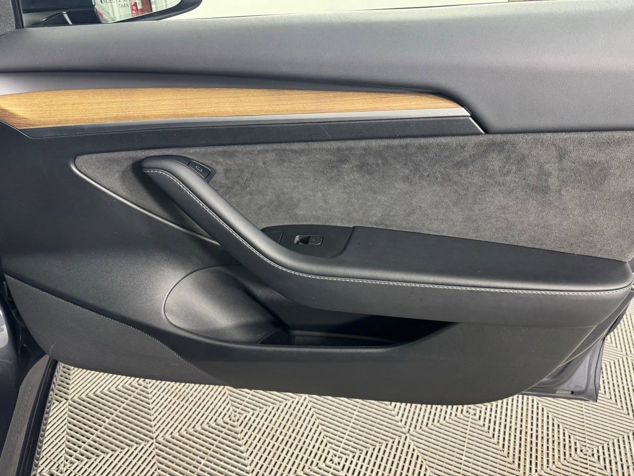 Used 2023 Tesla Model 3 Standard Range image 28