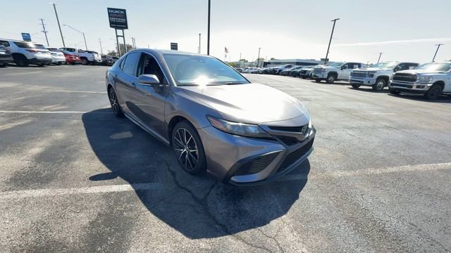 Used 2023 Toyota Camry SE w/ Cold Weather Package FWD image 2
