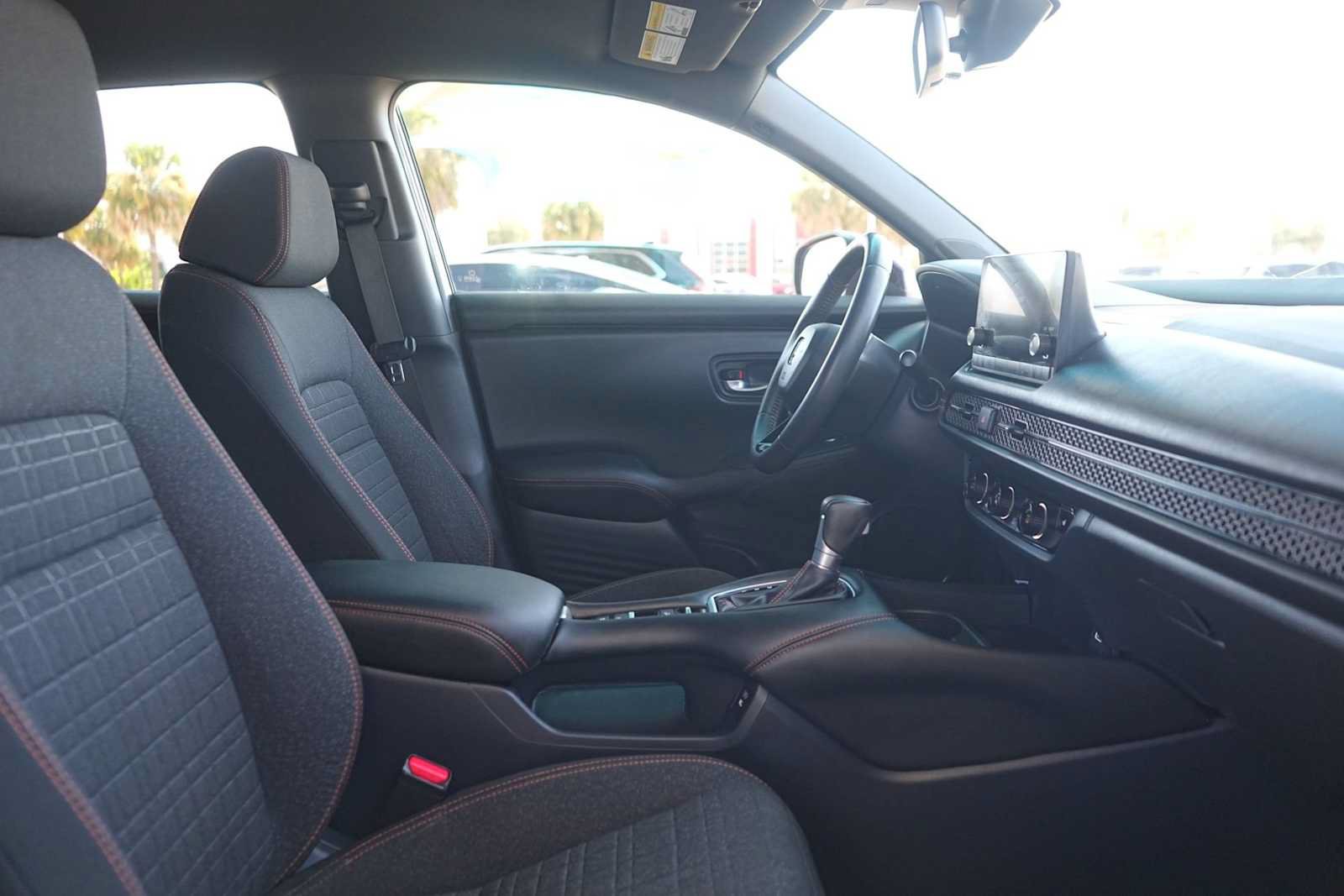 Certified 2025 Honda HR-V Sport image 15
