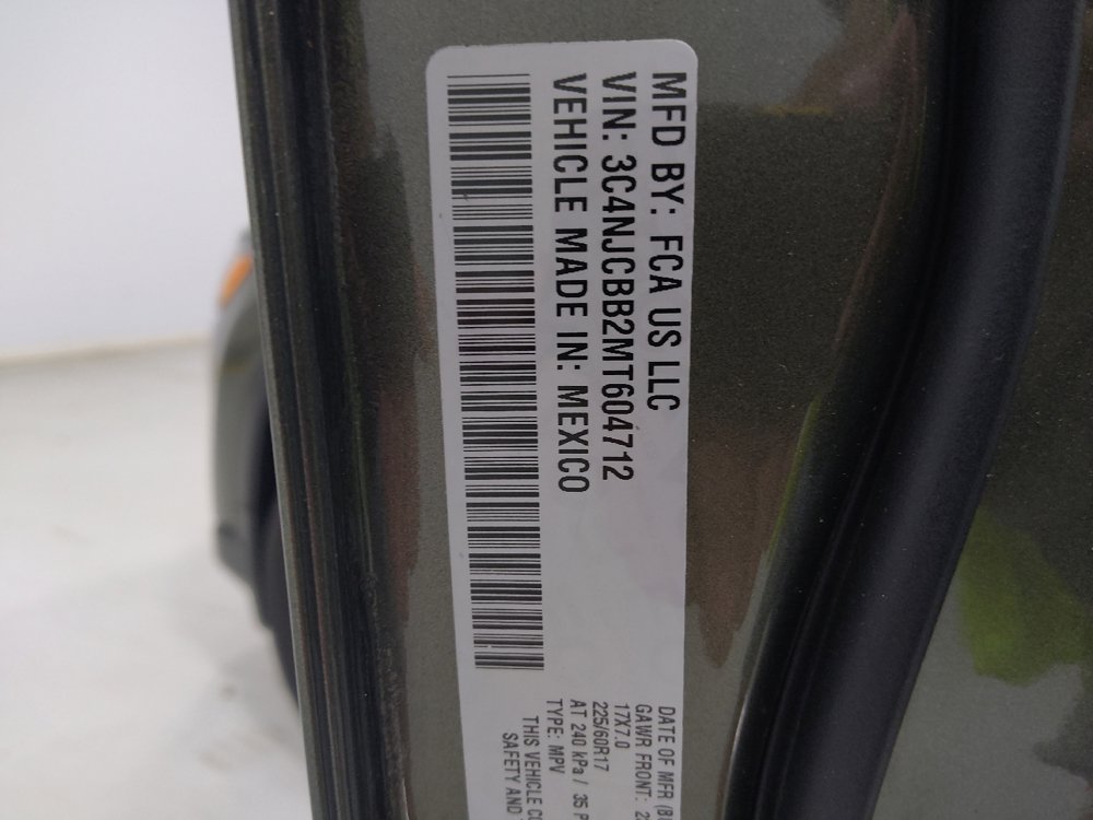 Used 2021 Jeep Compass Latitude FWD image 33