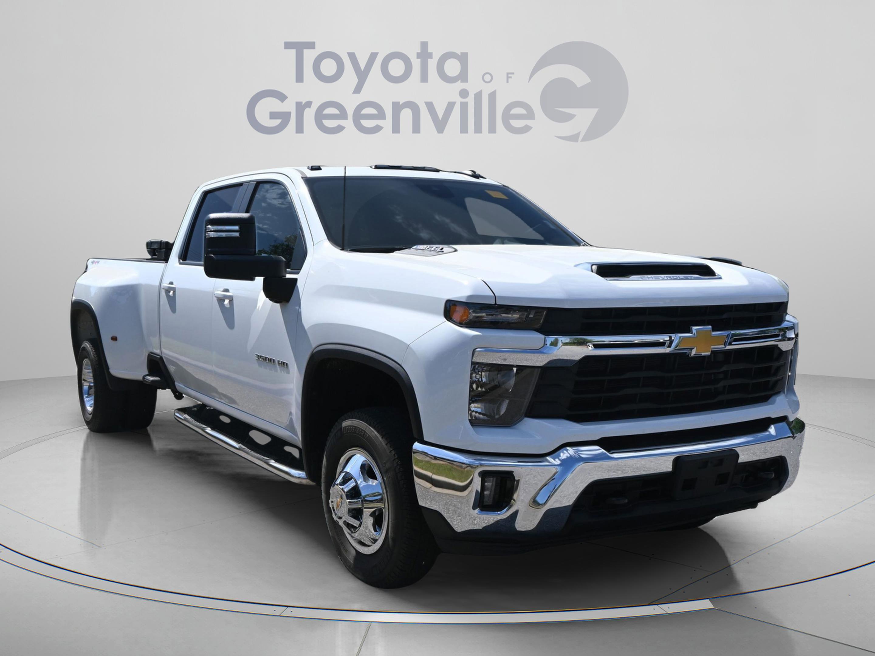 Used 2025 Chevrolet Silverado 3500 LT AWD/4WD image 8