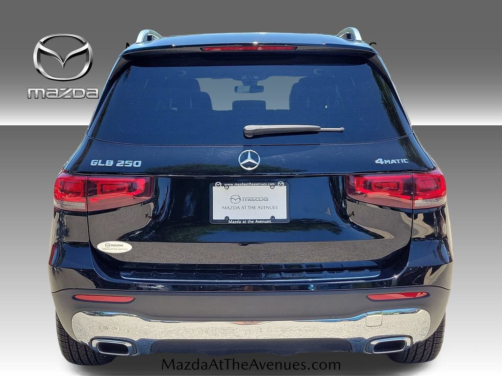 Used 2023 Mercedes-Benz GLB 250 4MATIC w/ Premium Package image 8