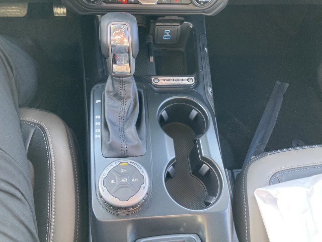 New 2025 Ford Bronco Outer Banks image 17