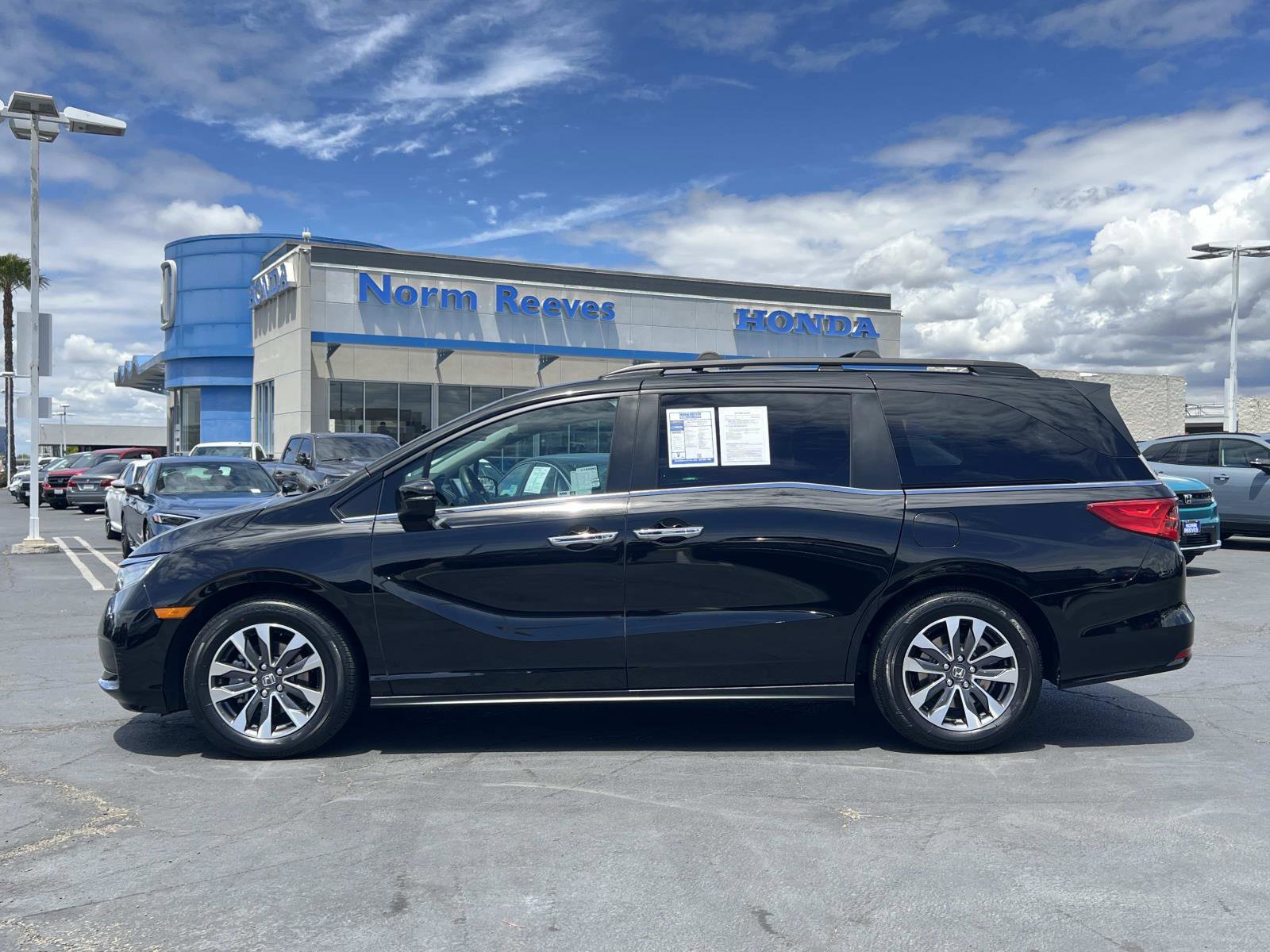 Used 2024 Honda Odyssey EX-L image 2