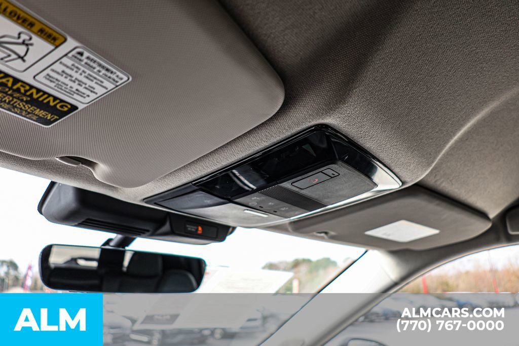 Used 2025 Mitsubishi Outlander SE image 62