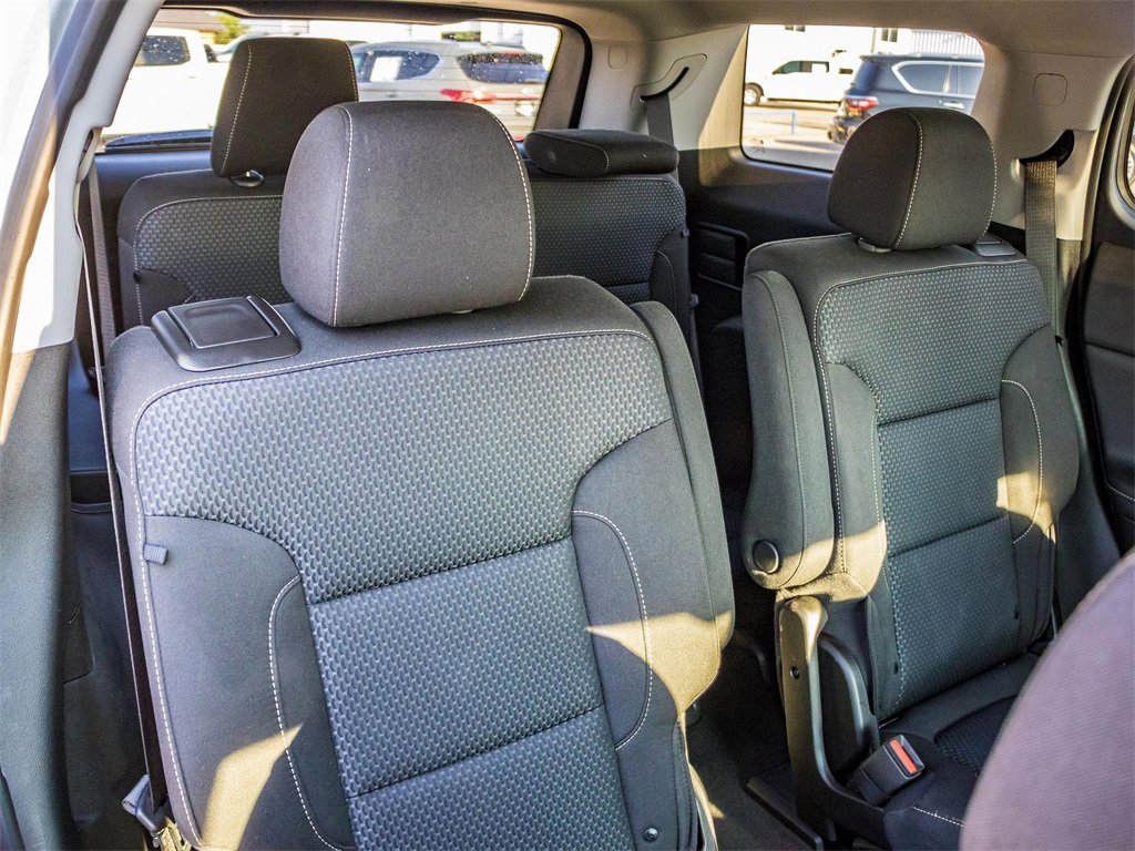 Used 2023 GMC Acadia SLE w/ Driver Convenience Package image 18