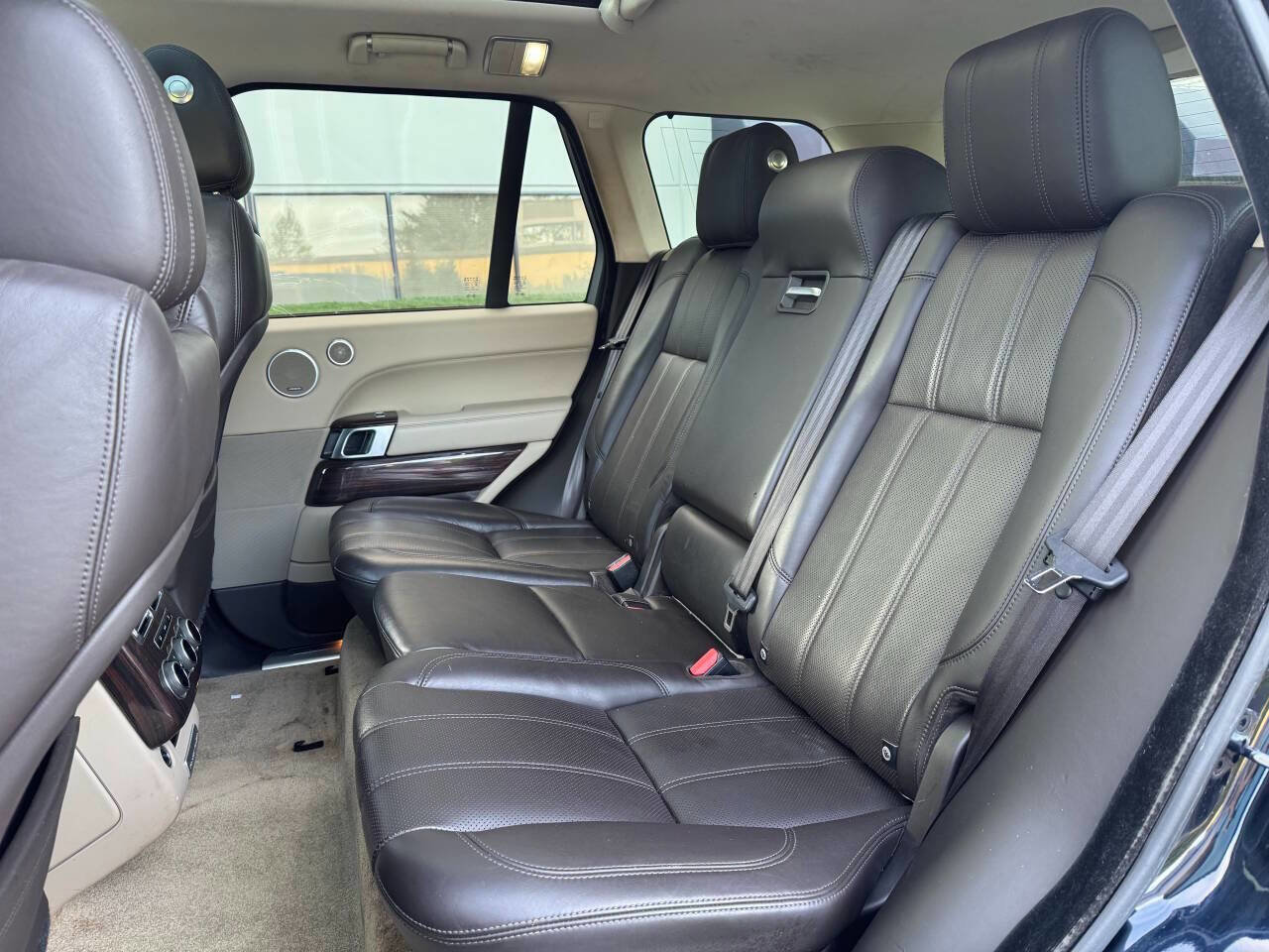 Used 2014 Land Rover Range Rover HSE image 22