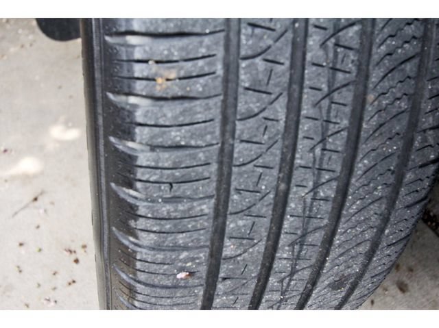 Used 2023 Ford Explorer Limited w/ Limited Technology Package RWD image 30