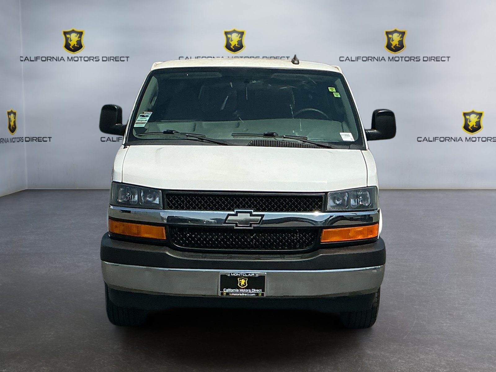 Used 2017 Chevrolet Express 3500 LT w/ LT Preferred Equipment Group RWD image 8