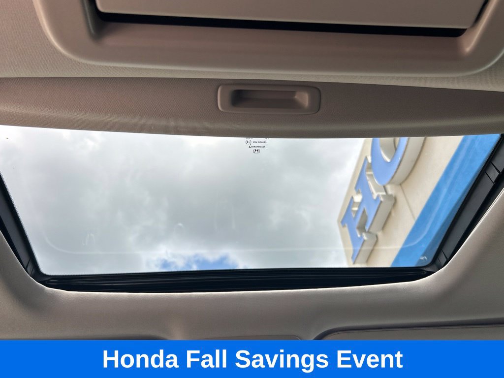 Used 2025 Honda Odyssey Touring image 18