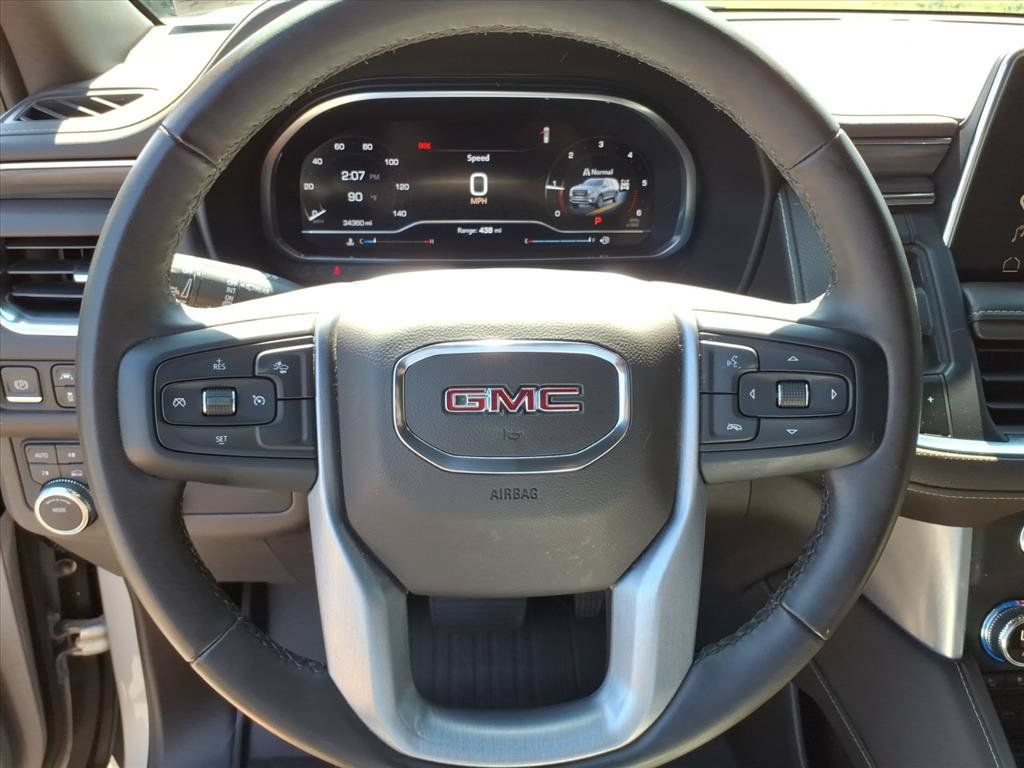 Used 2023 GMC Yukon XL SLT AWD/4WD image 27