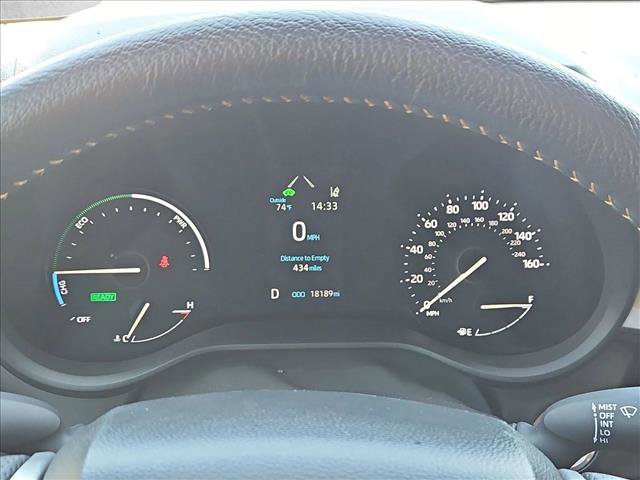 Used 2023 Toyota Sienna XLE Woodland Edition image 11