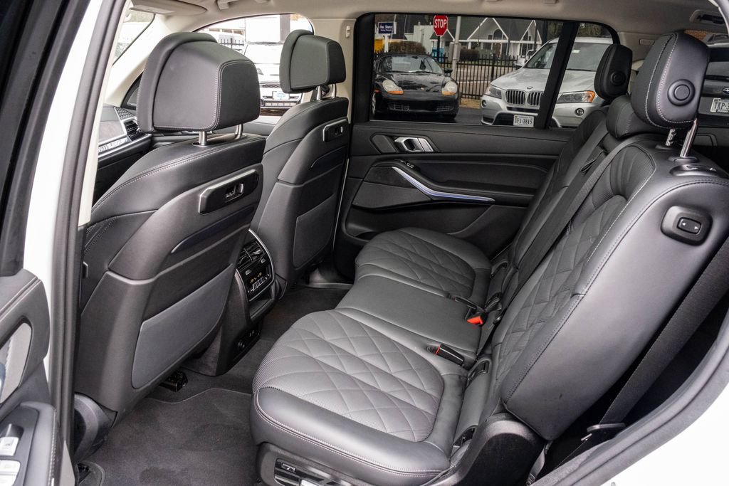 Used 2025 BMW X7 xDrive40i image 28