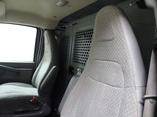 Used 2019 Chevrolet Express 3500 w/ Driver Convenience Package RWD image 27
