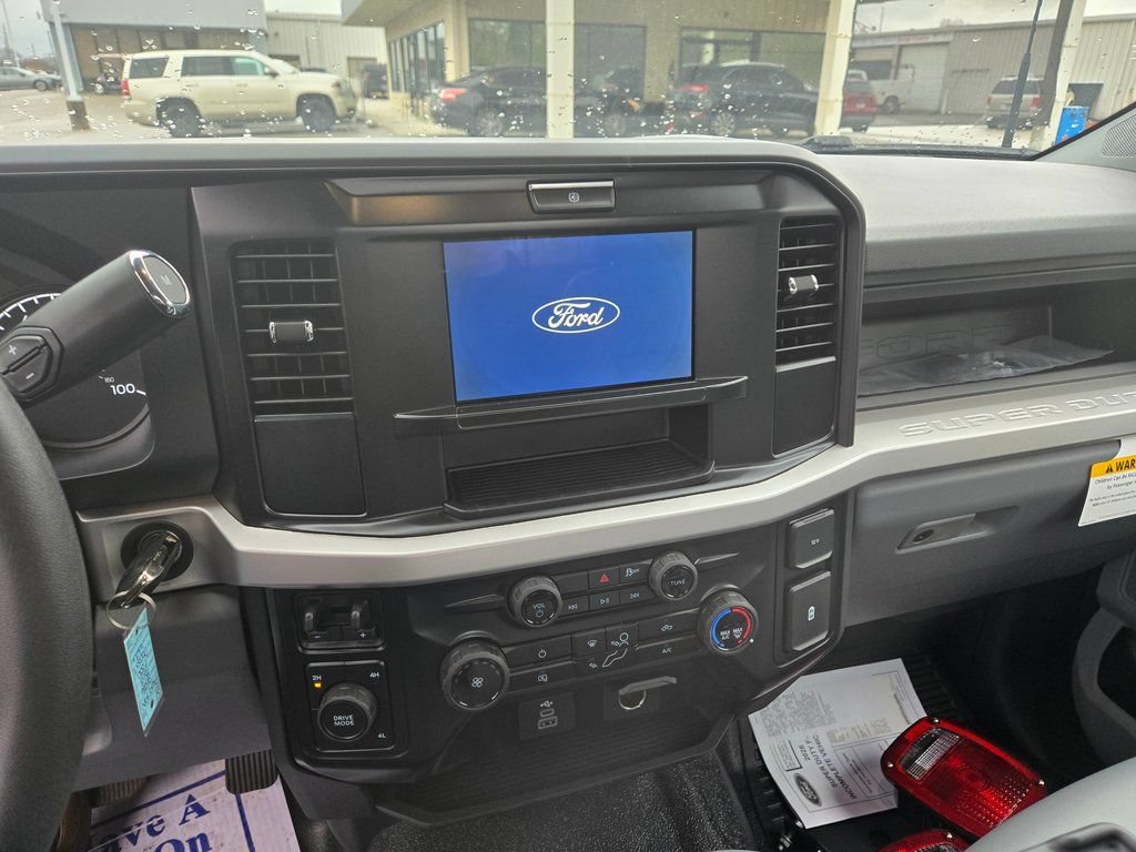 New 2026 Ford F350 XL w/ XL Chrome Package AWD/4WD image 7