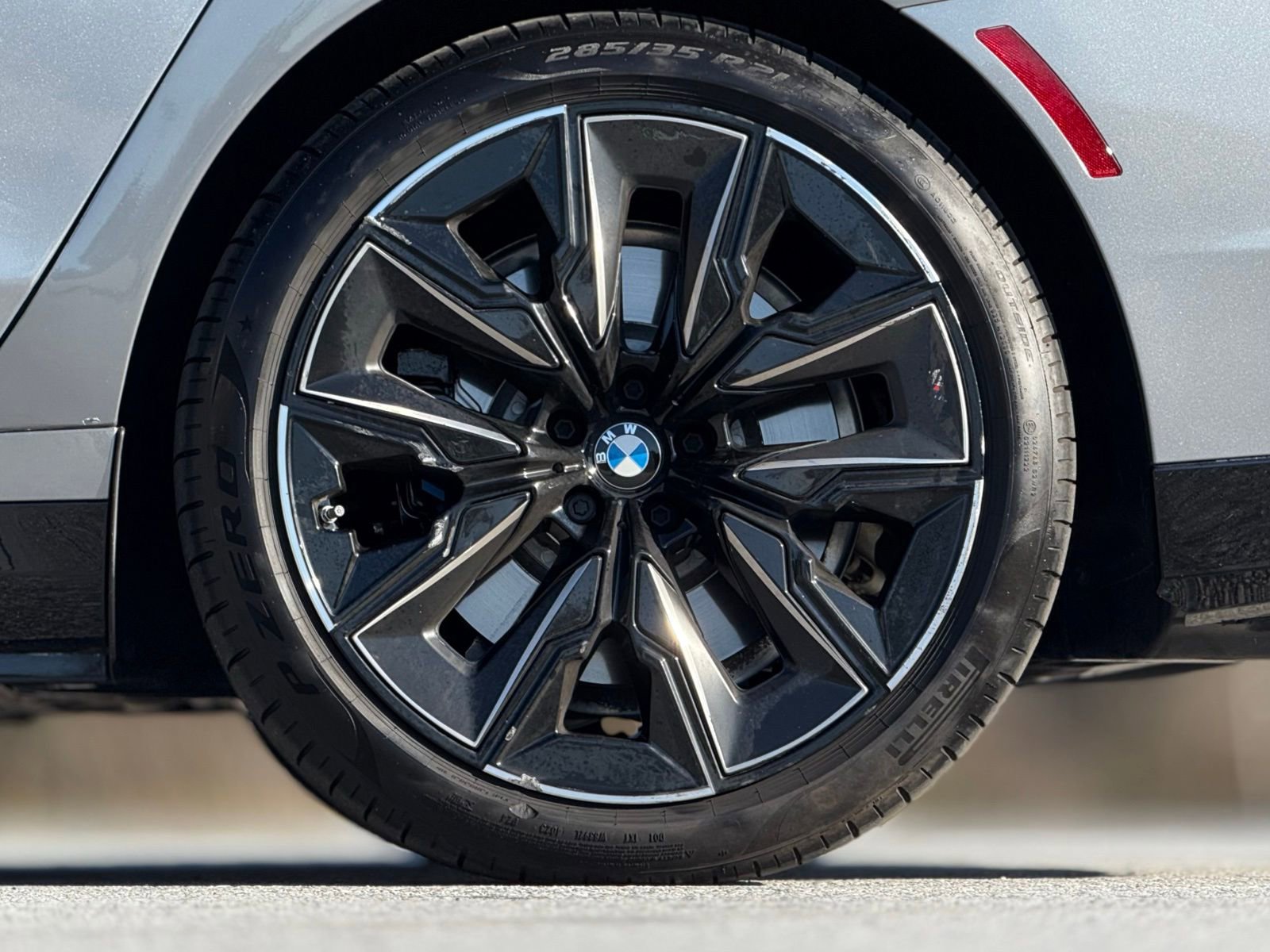 Used 2024 BMW i7 eDrive50 w/ M Sport Package image 18