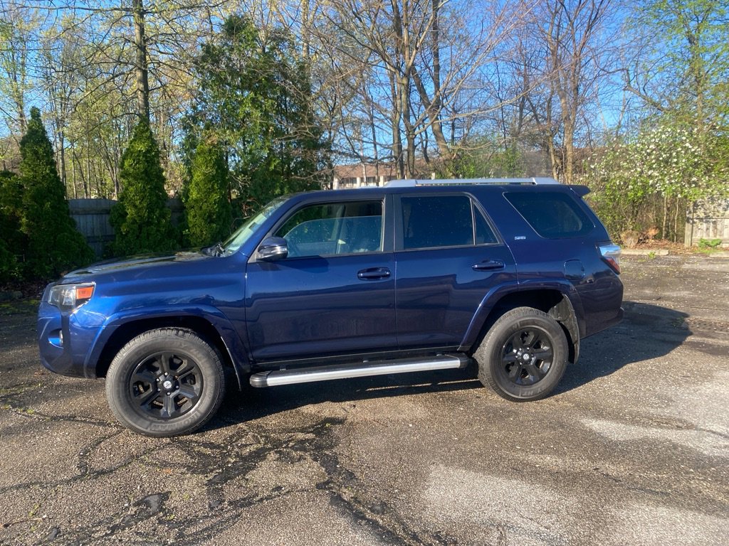 Used 2017 Toyota 4Runner SR5 Premium AWD/4WD image 2