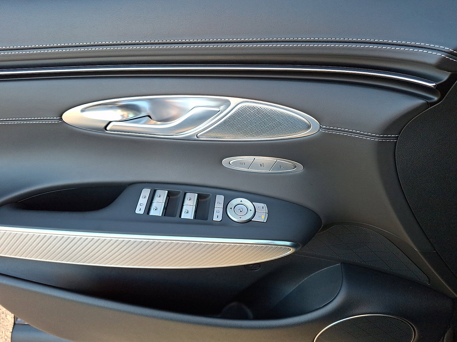 Certified 2023 Genesis GV70 2.5T w/ Sport Prestige Package AWD/4WD image 12