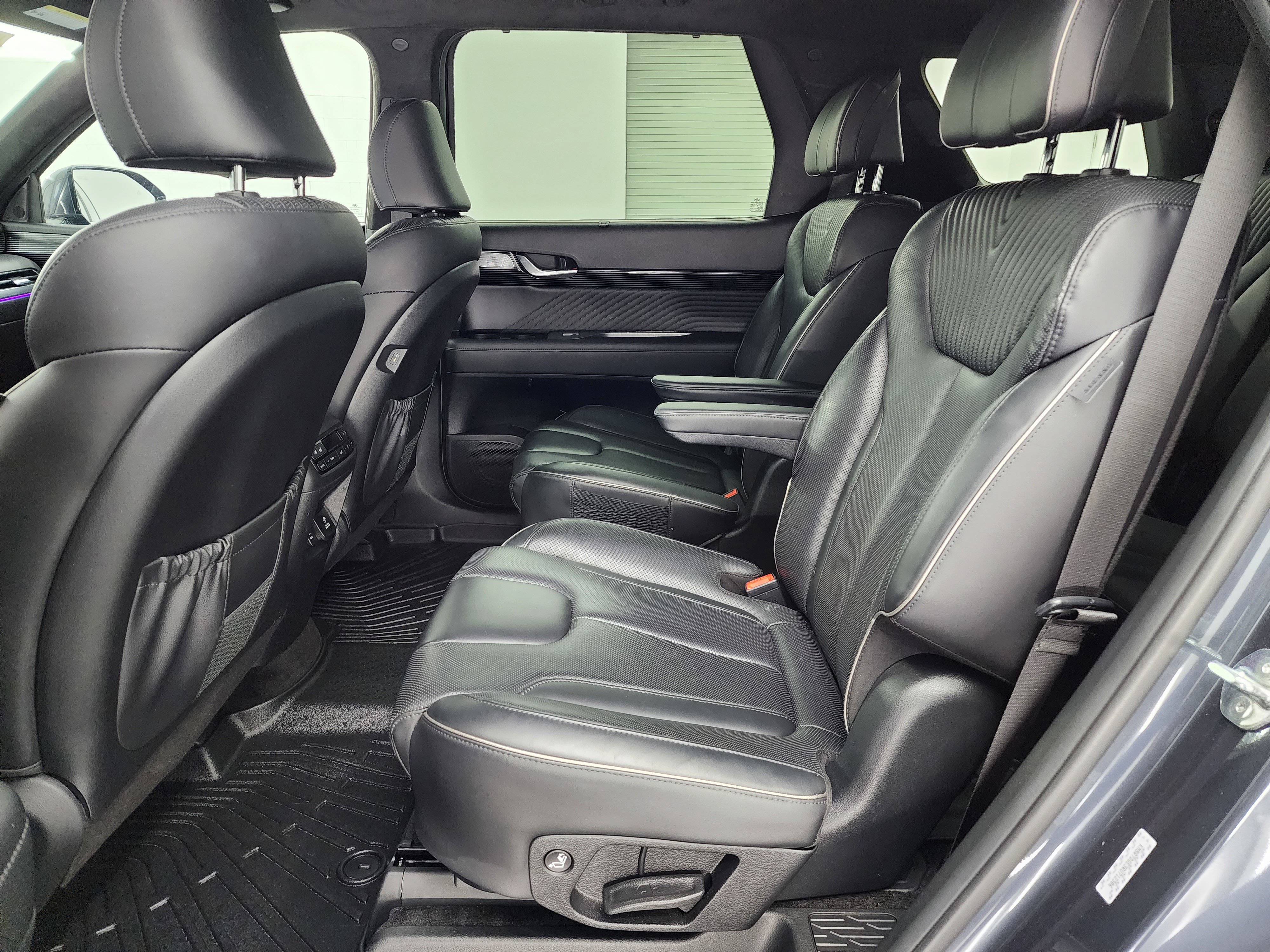 Used 2024 Hyundai Palisade Calligraphy image 9