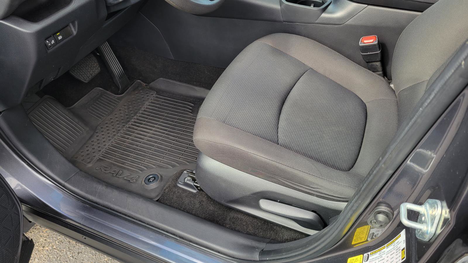 Used 2023 Toyota RAV4 LE image 16