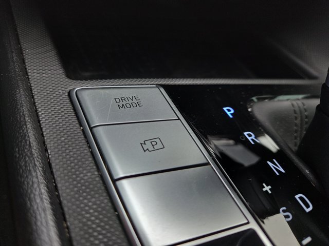 Certified 2022 Hyundai Elantra Limited FWD image 14
