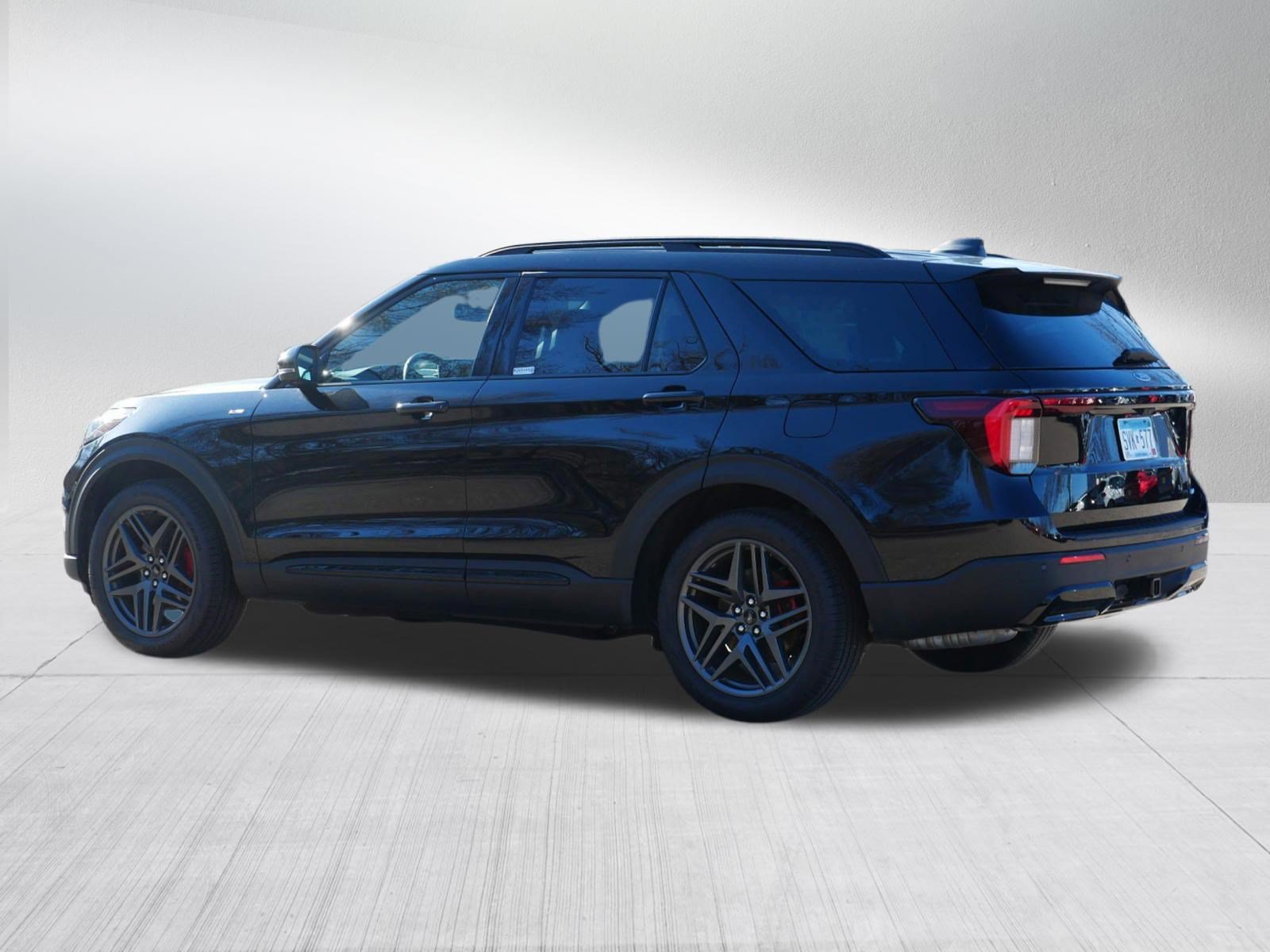 Used 2026 Ford Explorer ST-Line w/ ST-Line Street Pack AWD/4WD image 5