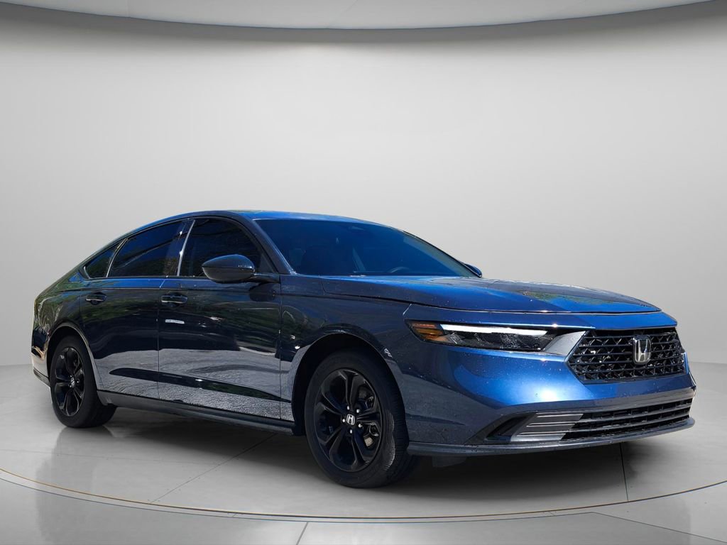 Used 2025 Honda Accord SE image 4