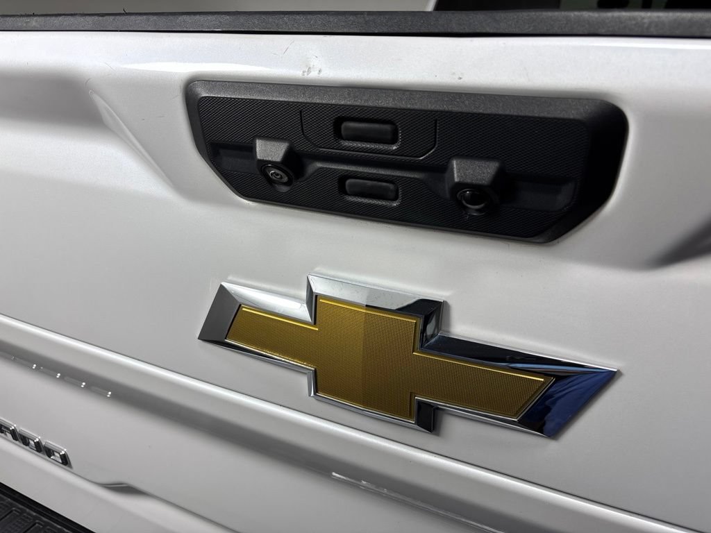 Certified 2023 Chevrolet Silverado 3500 High Country AWD/4WD image 15